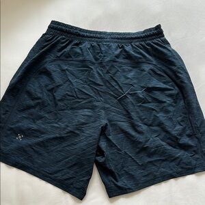 Men's Navy Lululemon Pace Breaker LL 7” - size M
